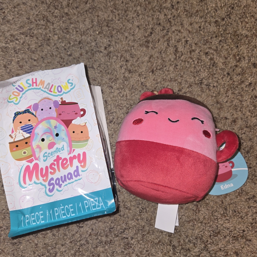 Edna The Pink/Red Berry Latte Scented Squishmallow